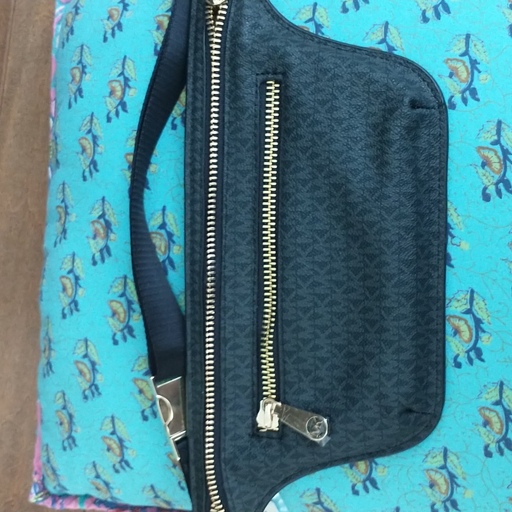 MK Pouch